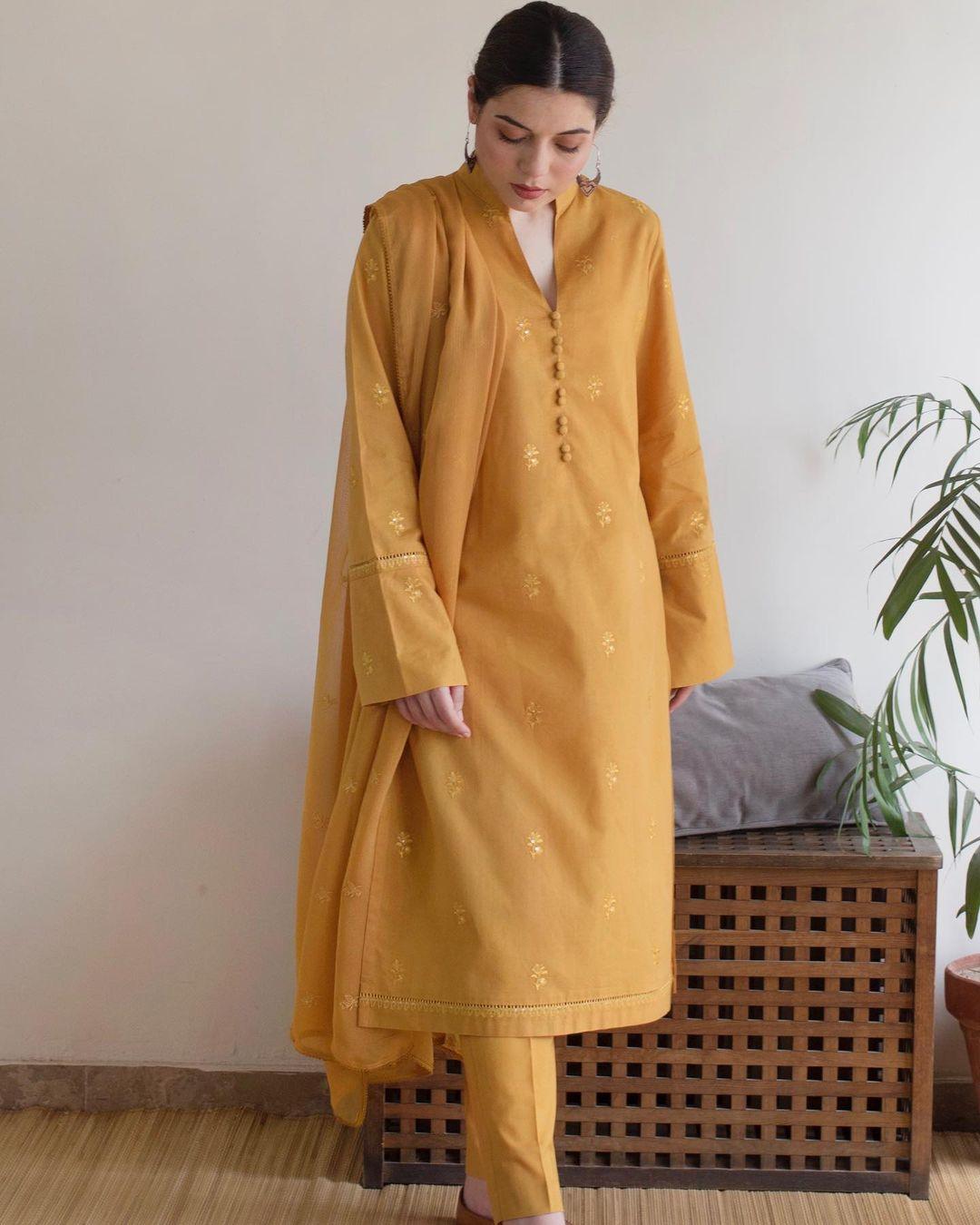 Saffron | 3 Piece-Stitched Dress - Garoor